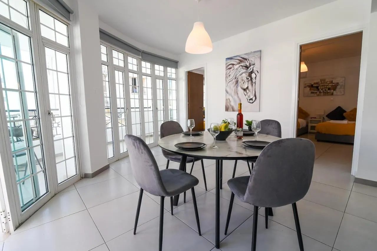 Jana'S 2-Br Apartment In Larnaca Cyprus