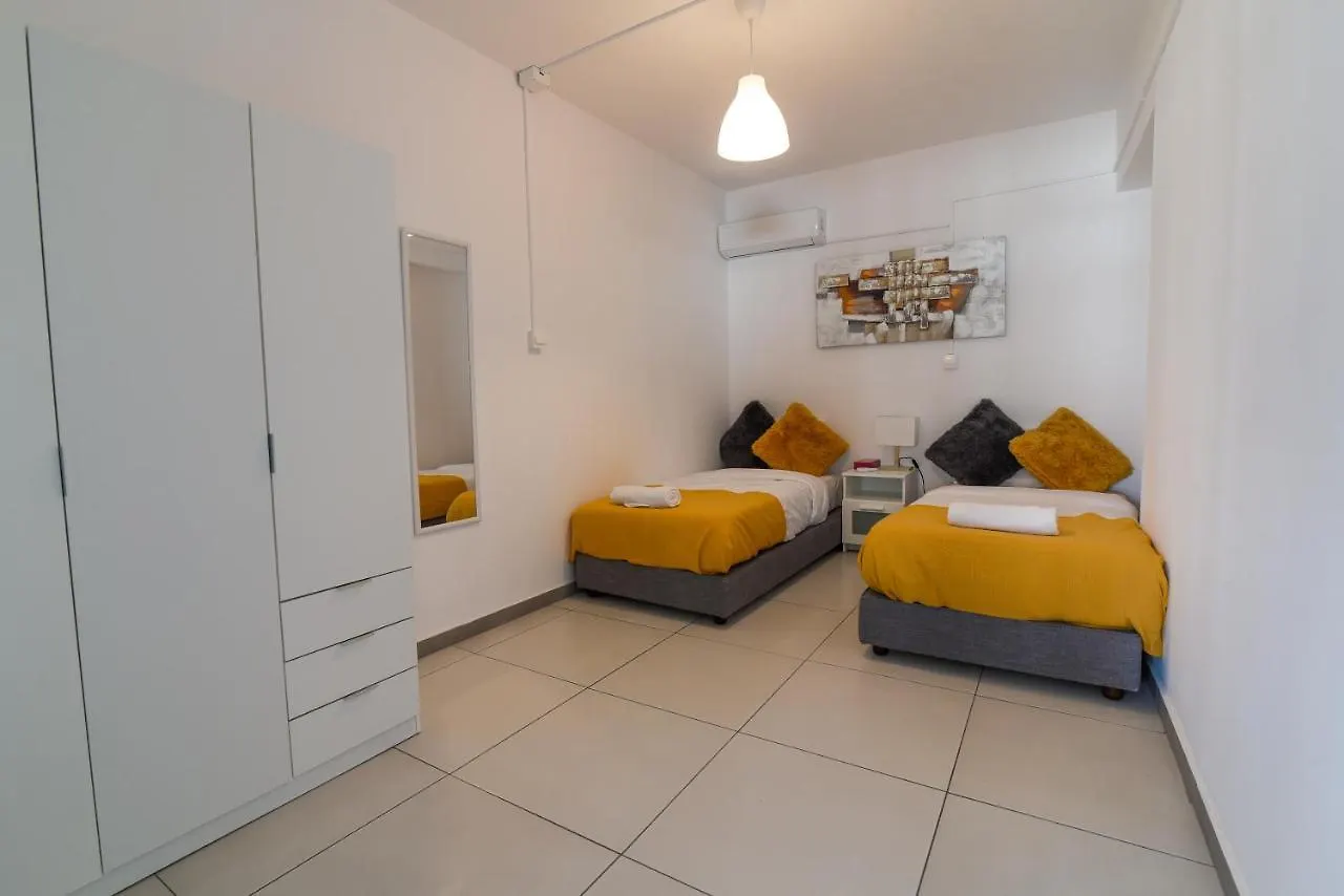 Jana'S 2-Br Apartment In Larnaca Cyprus