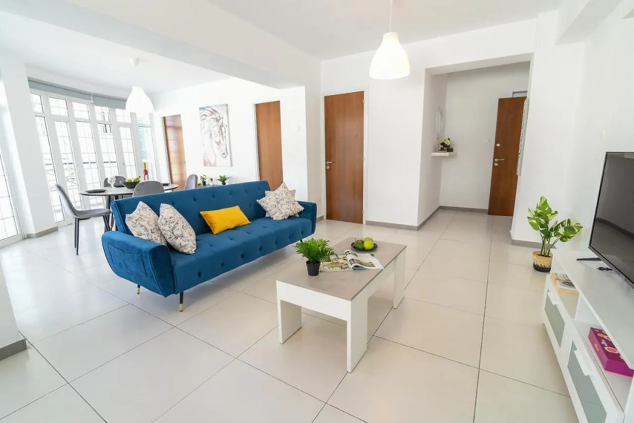 Jana'S 2-Br Apartment In Larnaca 0*,